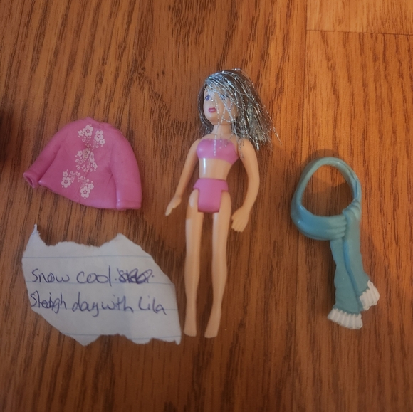 Polly Pocket Snow Cool Sleigh Day With Lila (H) - Picture 3 of 3